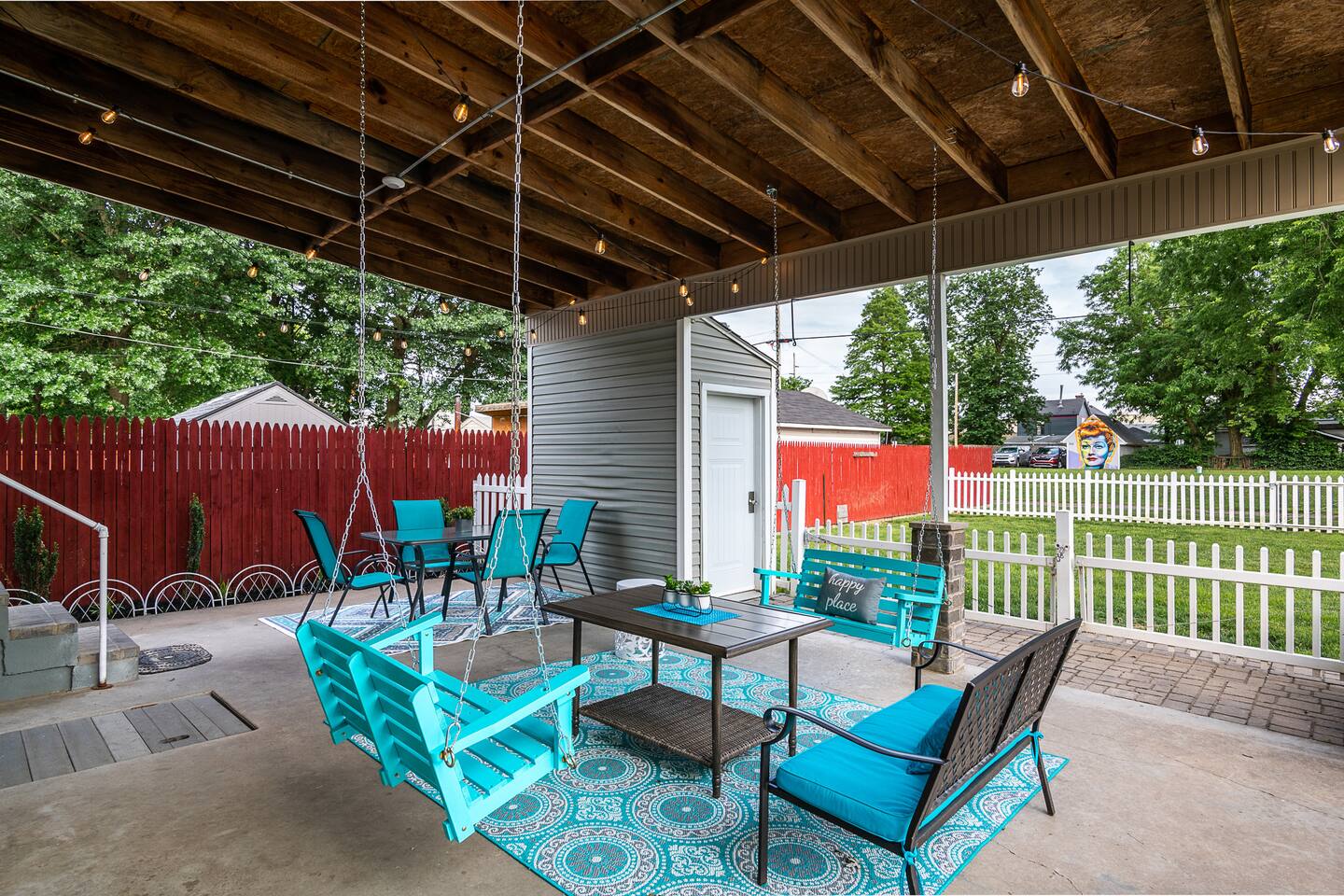 Sleeps 10 • Outdoor Patio  • Walk to Downtown