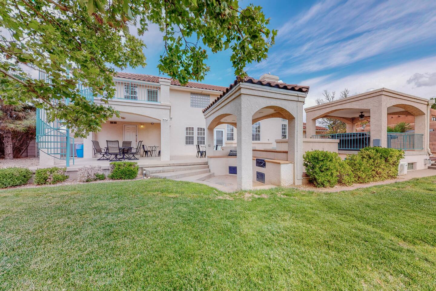 》3800ft Pool Hot Tub Sleep 18 & Mtn Views Billiard