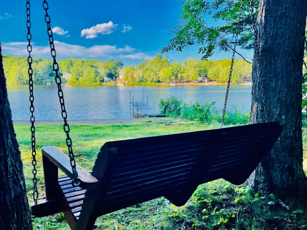 Family lake house with pvt beach, dock