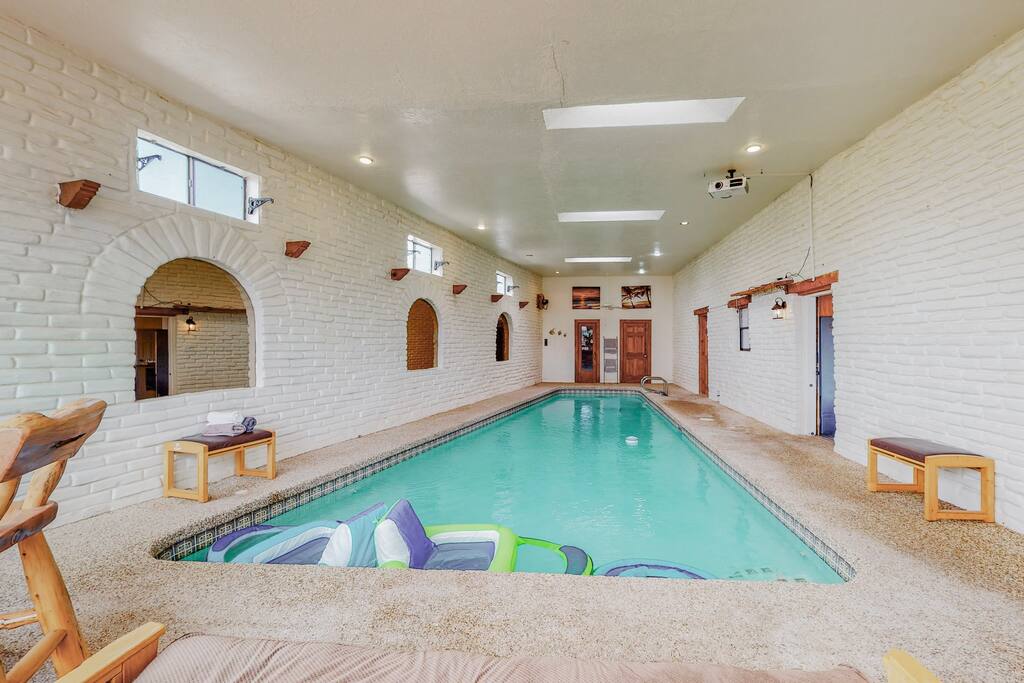 Heated Pool, Hot Tub, Sauna & Foosball Fun