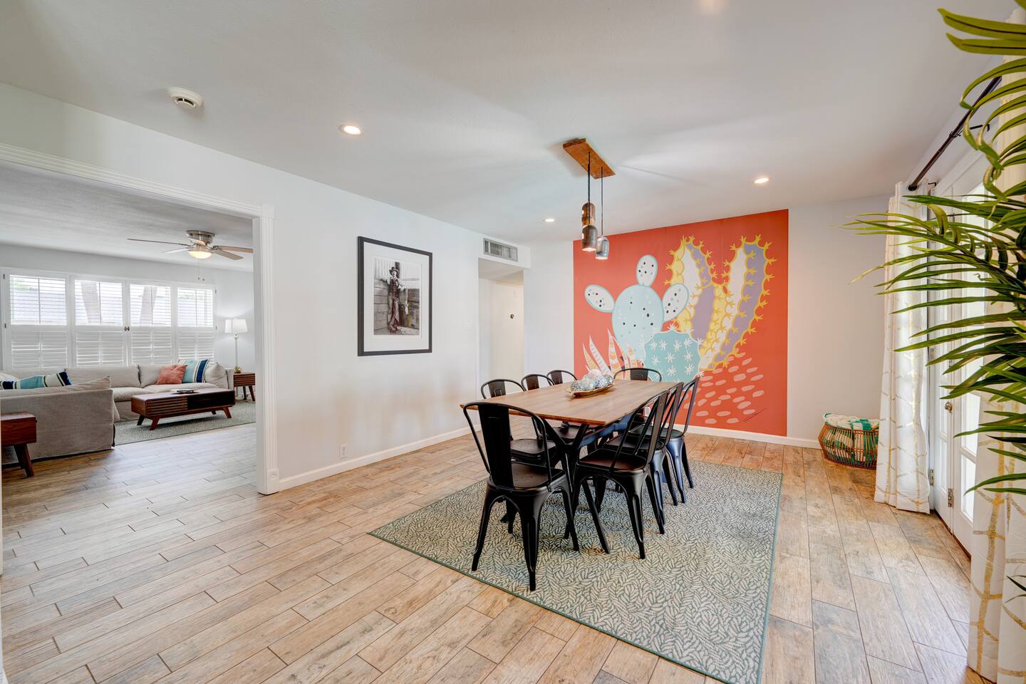 "Formal" dining for eight guests. Enjoy the Insta-worthy cactus mural and some Arizona cowboy touches. Speaking of cowboys, head over to The Rusty Spur for live country music with visitors and locals alike. It's less than five minutes away by Uber!