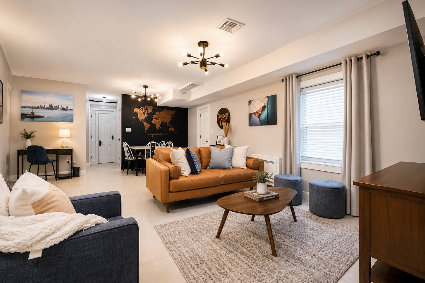Take pleasure of the modern open concept layout.

Features:
- dining area
- living room
- Office space