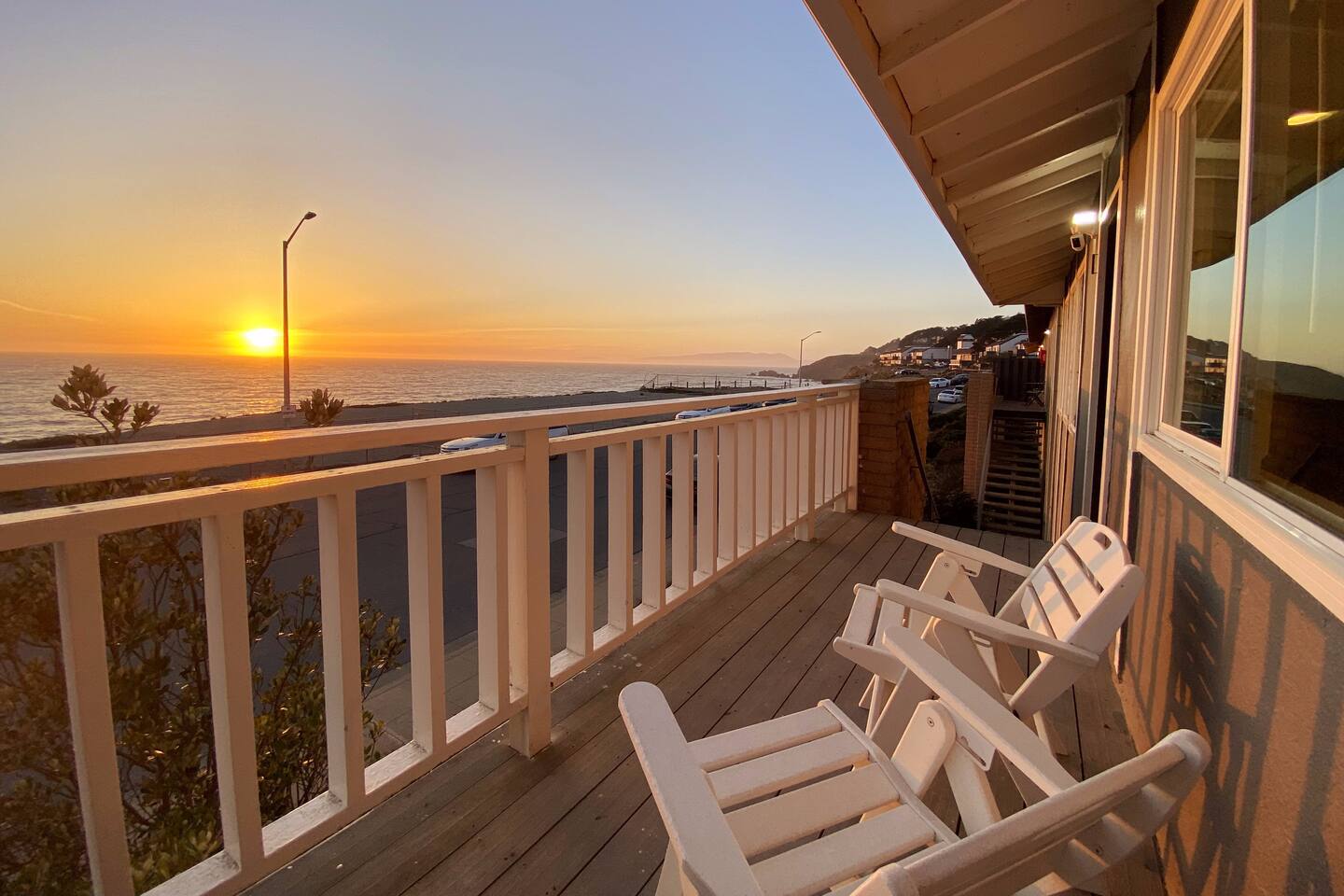 Ocean/Beach Front 🏖🌊w/ Sweeping Oceanviews🌅🐳🪂