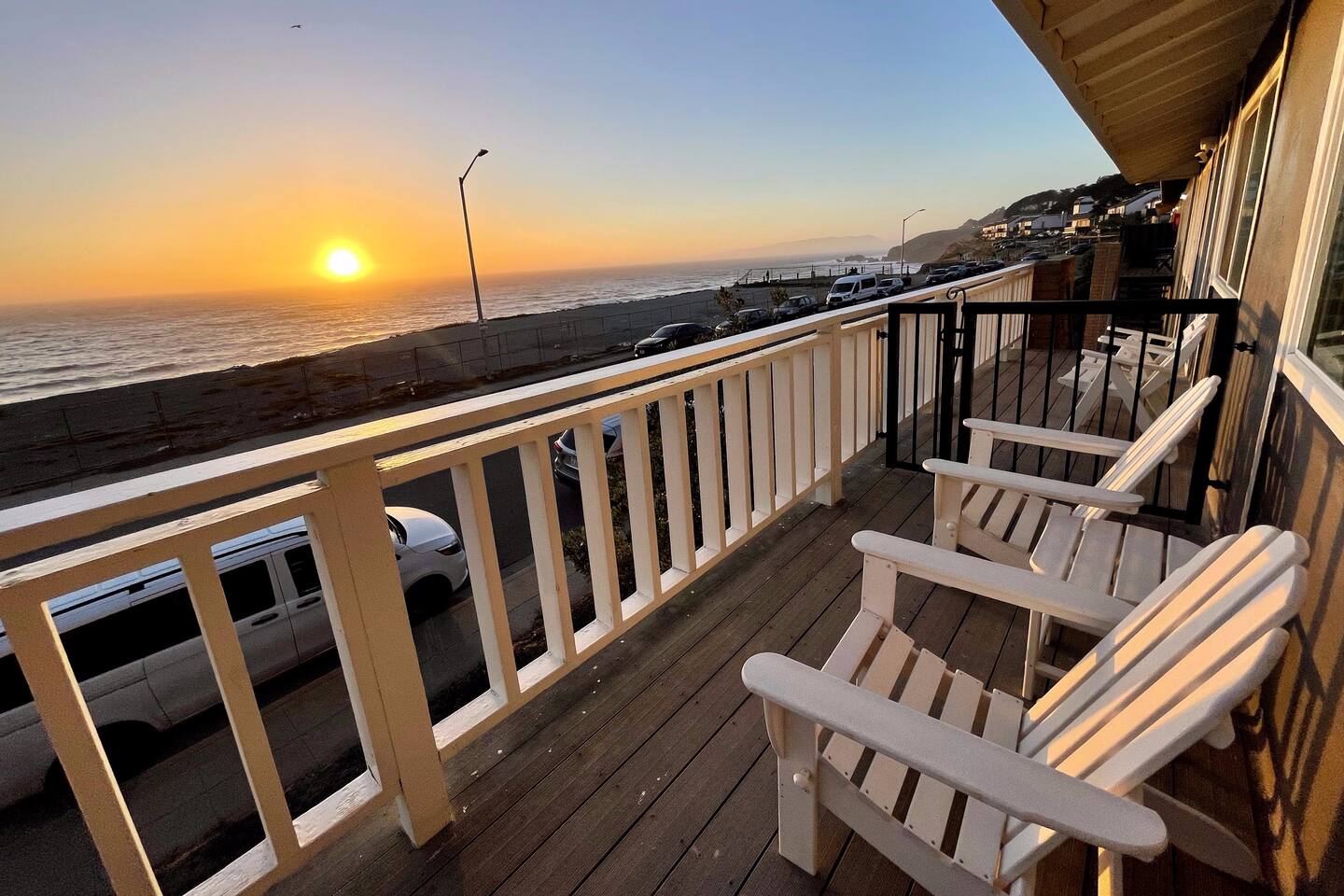 Ocean/Beach Front 2B1B Retreat • 15 min to SFO/SF