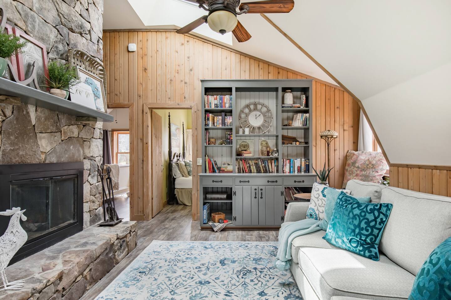 Rustic Blue Ridge Barn Retreat - Upper Level