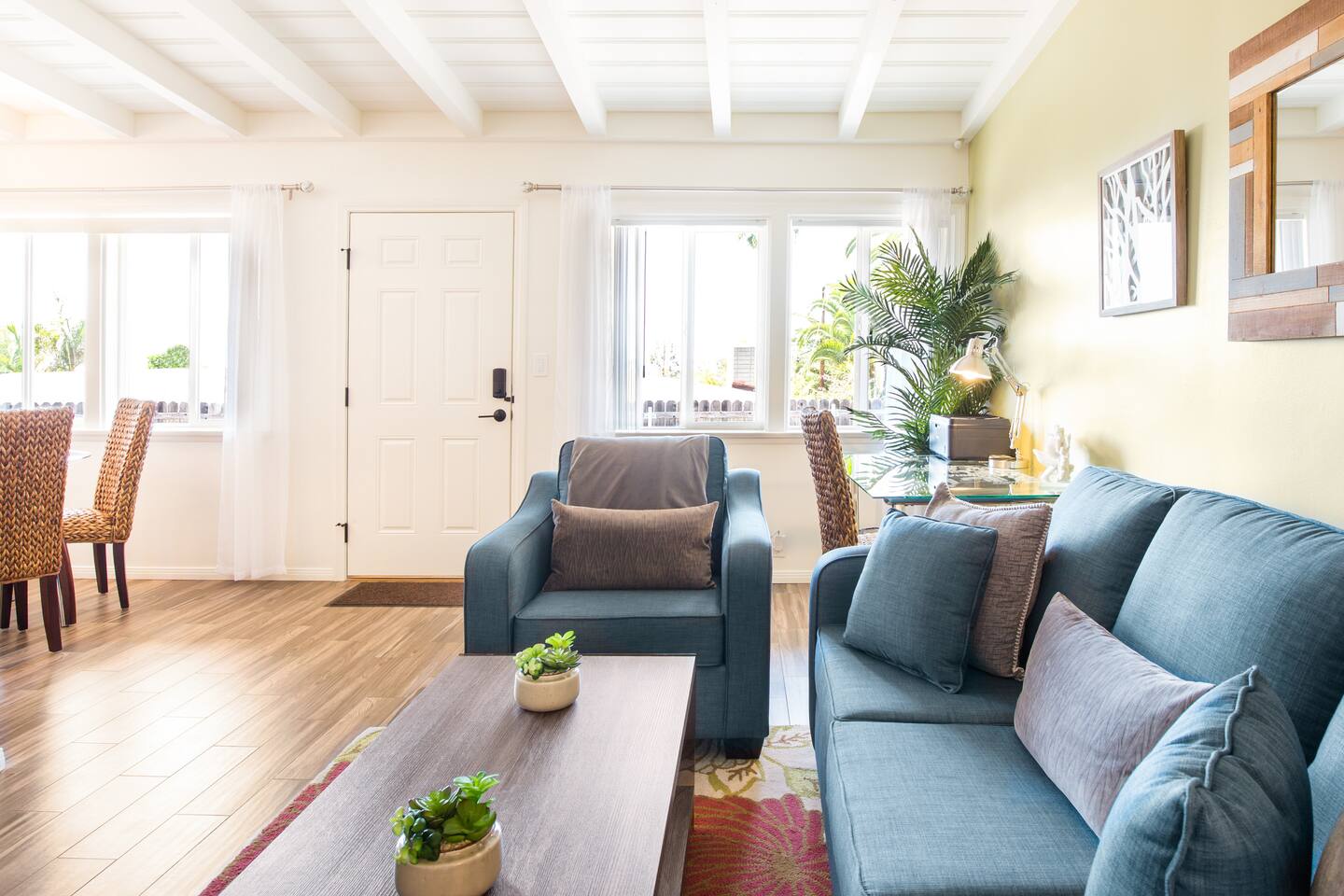 Gorgeous Retreat Close to Beach and Downtown