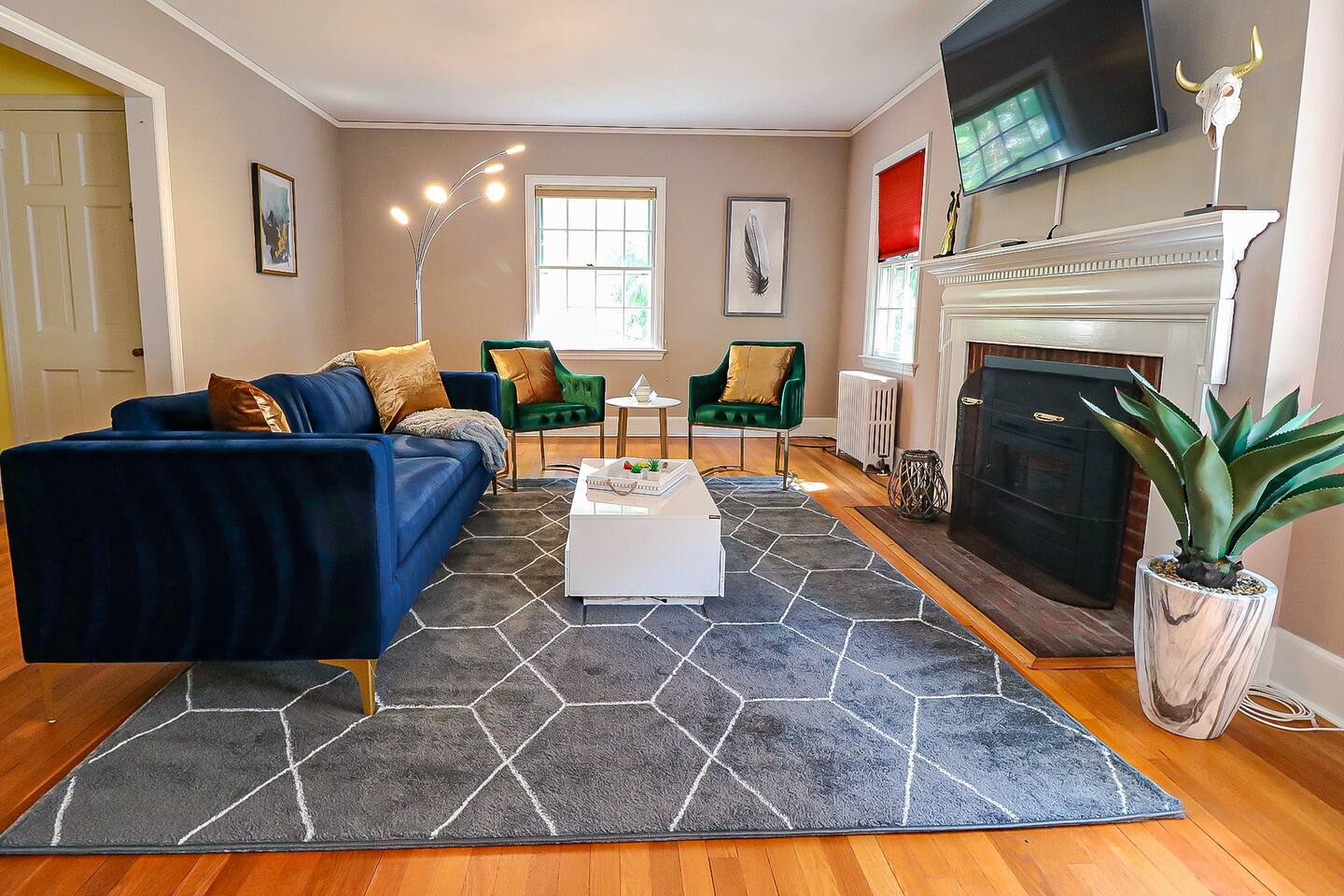 Lofty Elegant Home • Downtown Princeton • 3BR