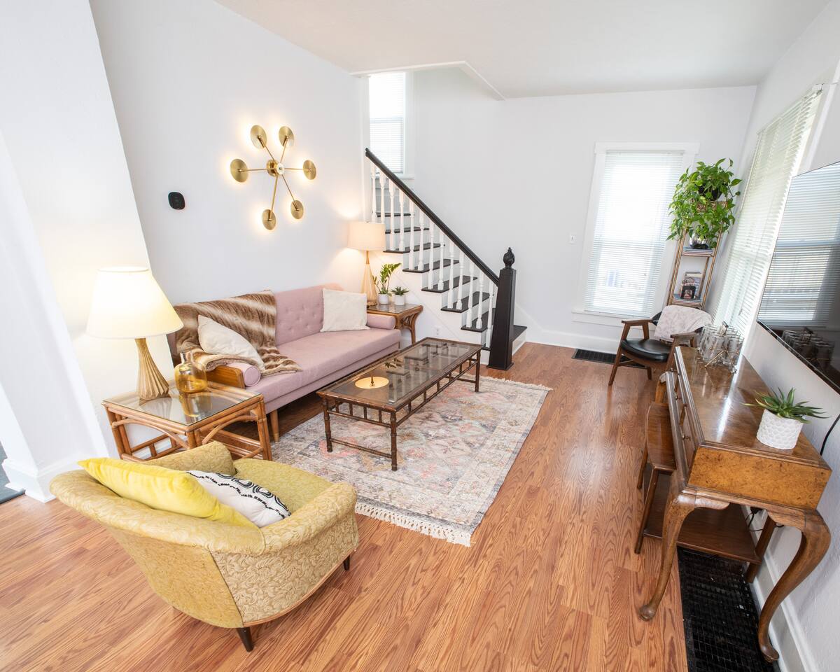 Cozy Two-Bedroom Bungalow with New Kitchen