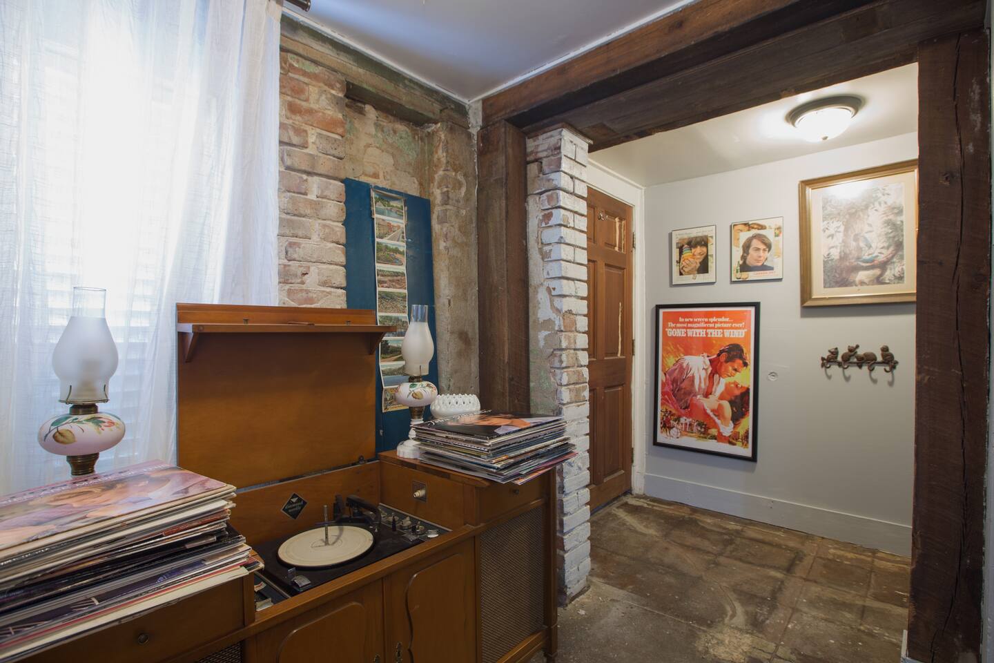 One Bedroom Carriage House Basement | Downtown