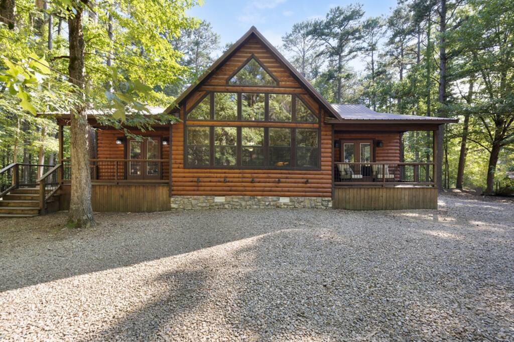 Two King-Suites, Bunk Room, Hot Tub, Fire-Pit