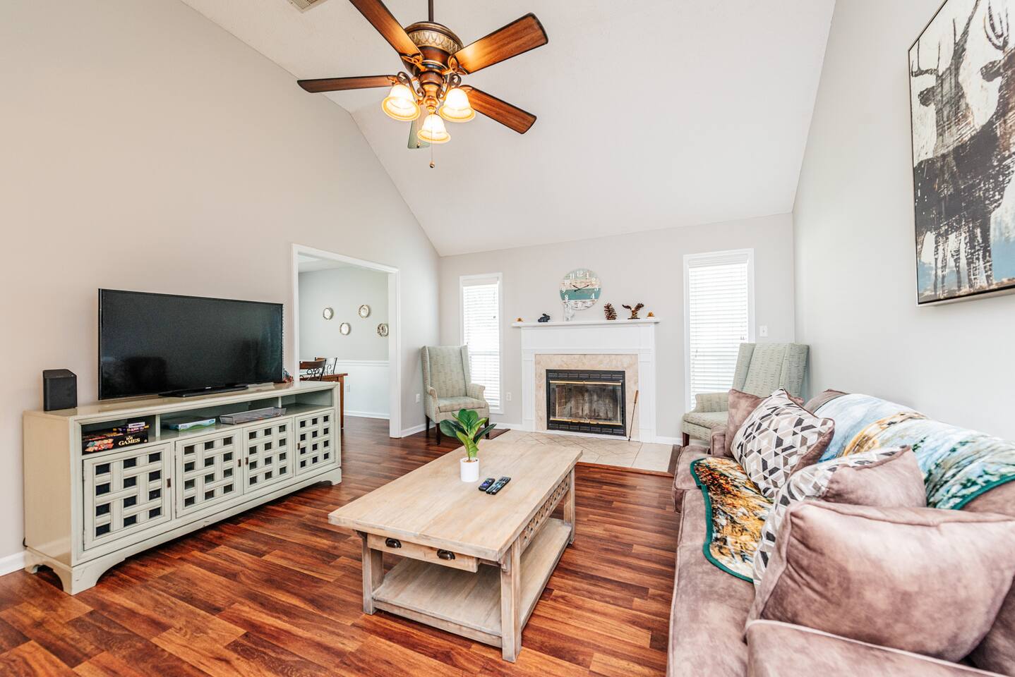 Creature Comforts House. King Bed. Pet Friendly