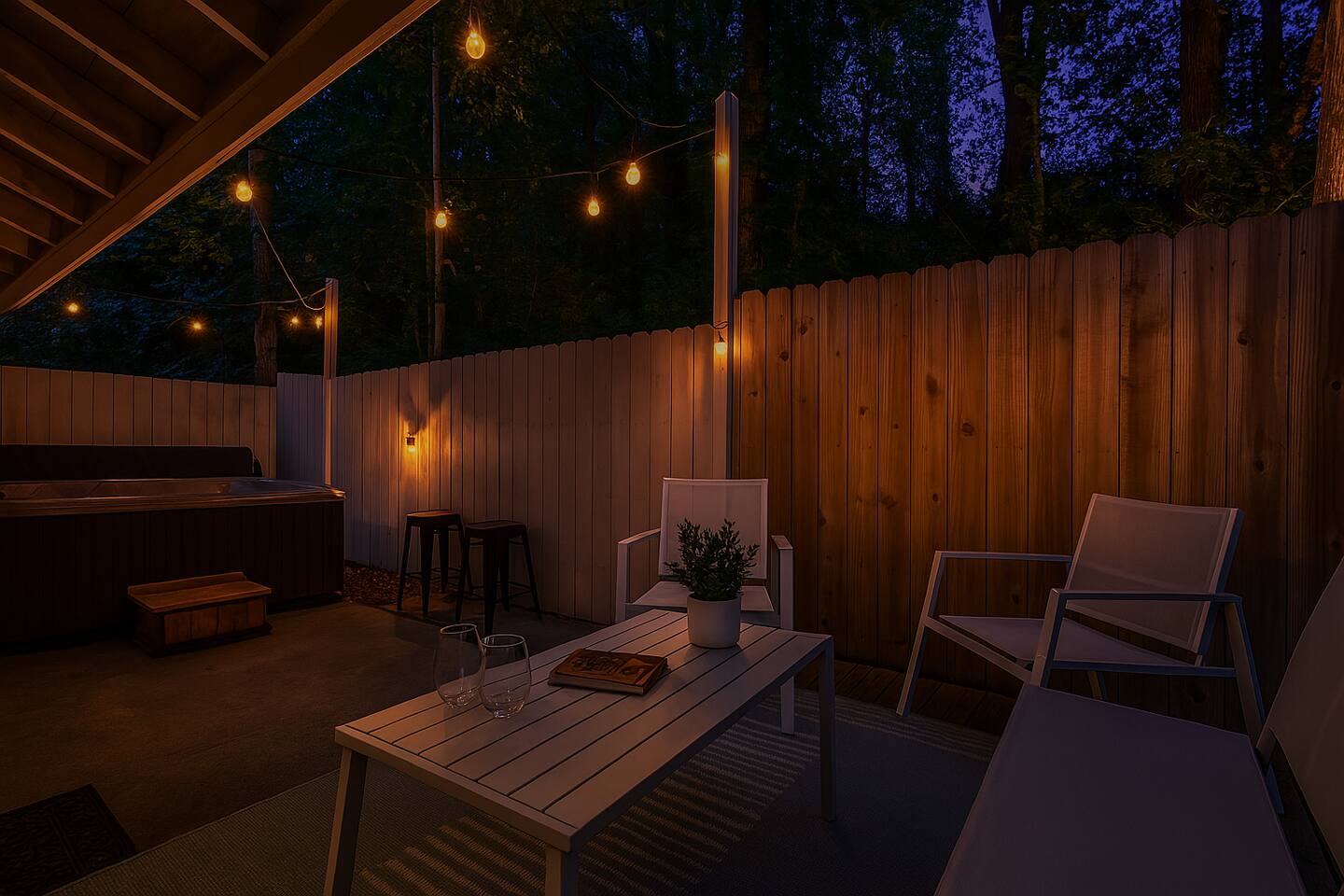 Hot tub+King Bed-10 min to downtown Gatlinburg