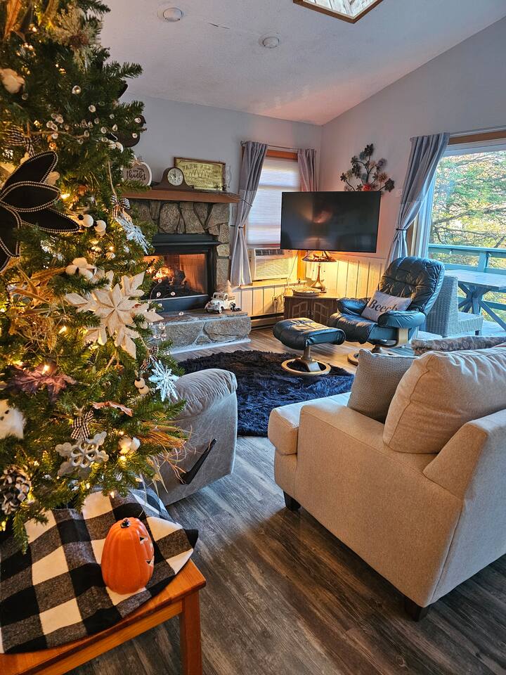 Irene's cabin walk to slope! dog fence and Coffee