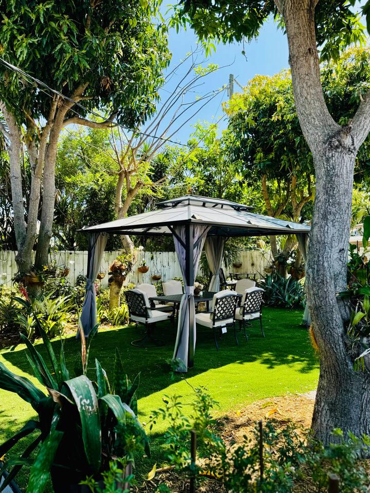 Villa Moderna de 2 Dormitorios en Lantana