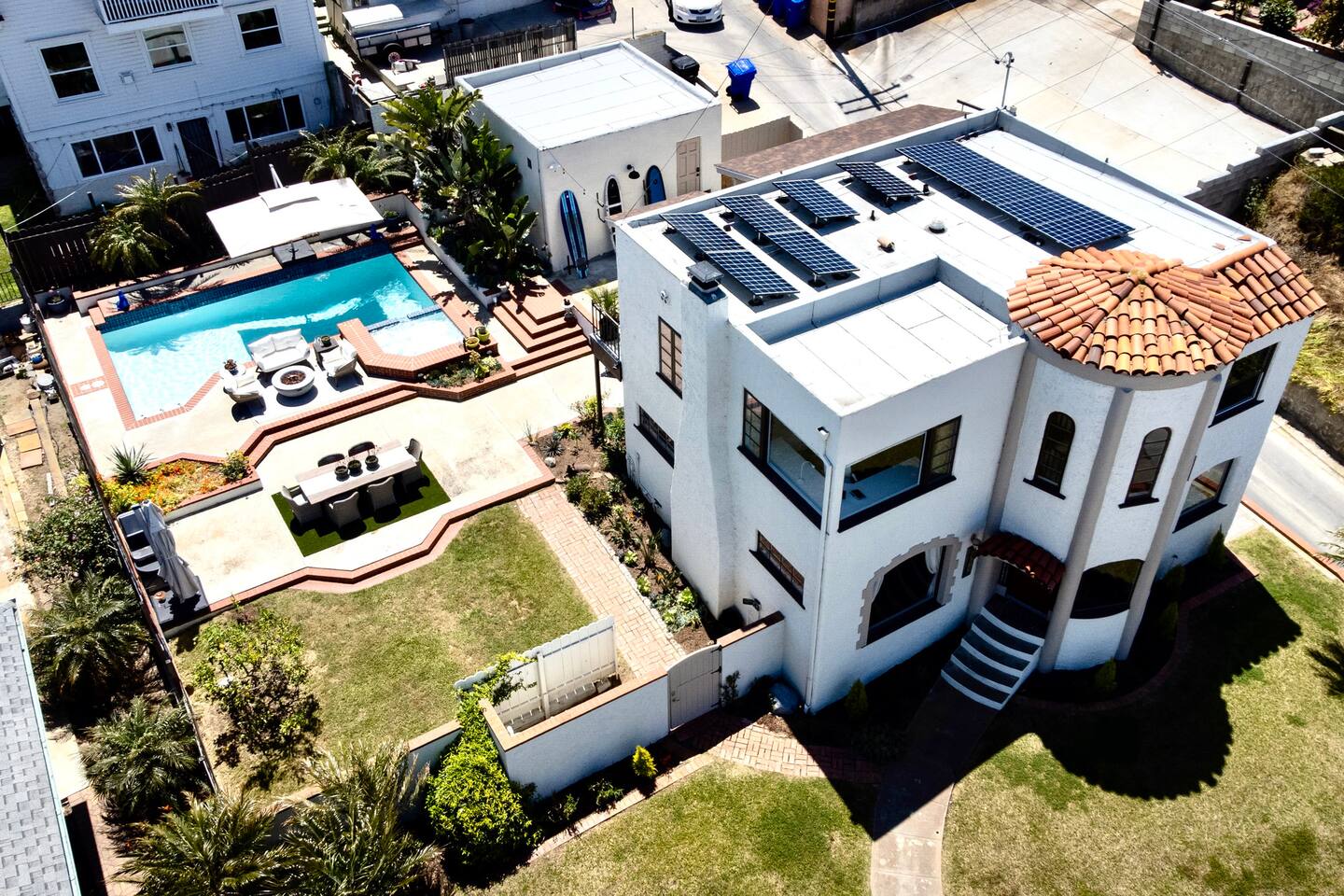 Historic Villa, Blocks from the Beach, Ocean Views