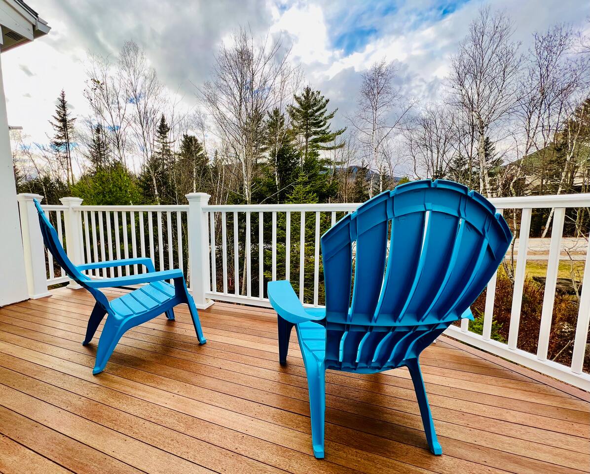 The Valley Estate | Hot Tub | Prime Location!