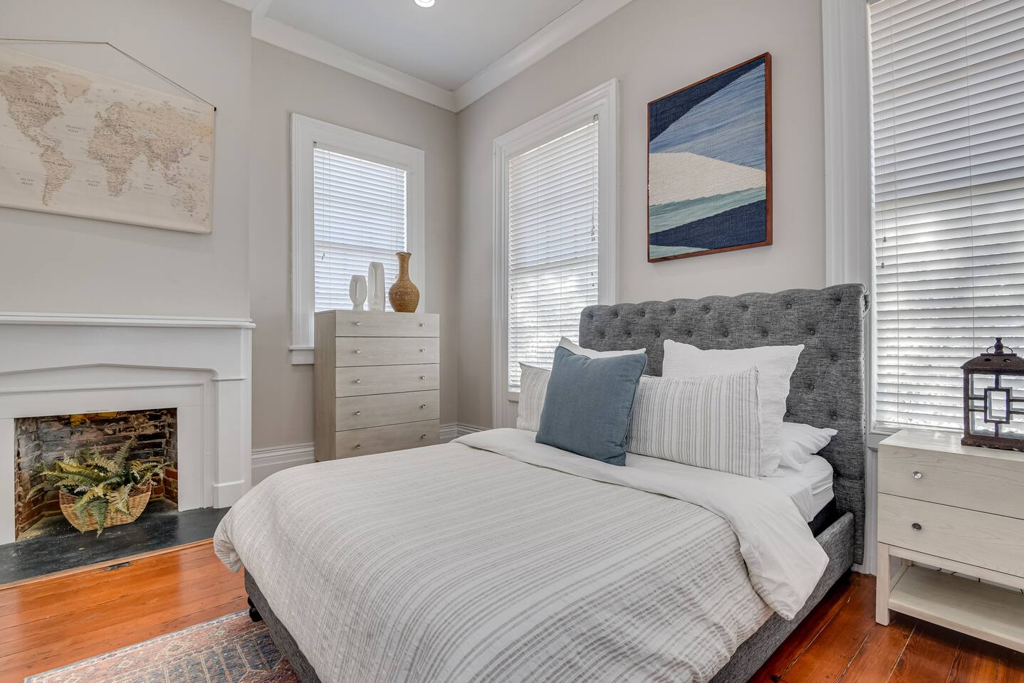 Stylish 2 Bd/2ba Walkable to Everything Downtown