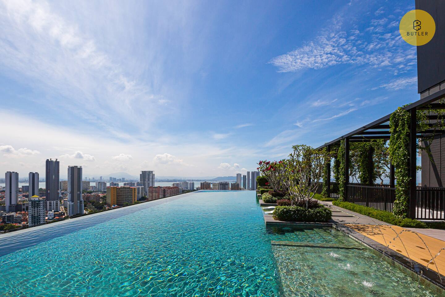 Seaview 2BR Infinity Pool & EasyAccess to Town 191