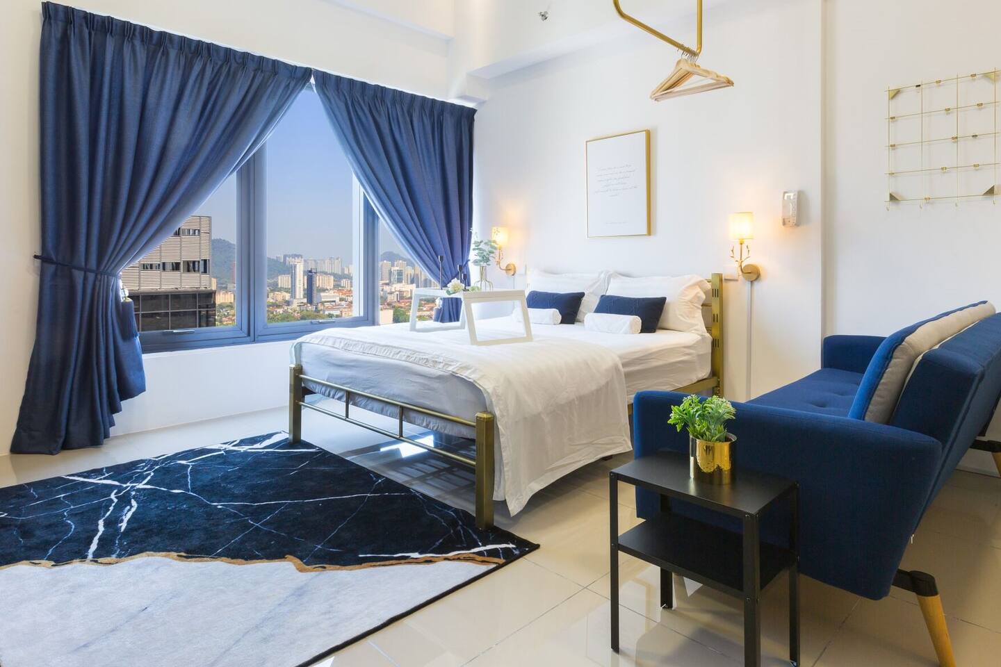 Navy Studio at Tropicana 218 at Central Location & Food Hunt Friendly