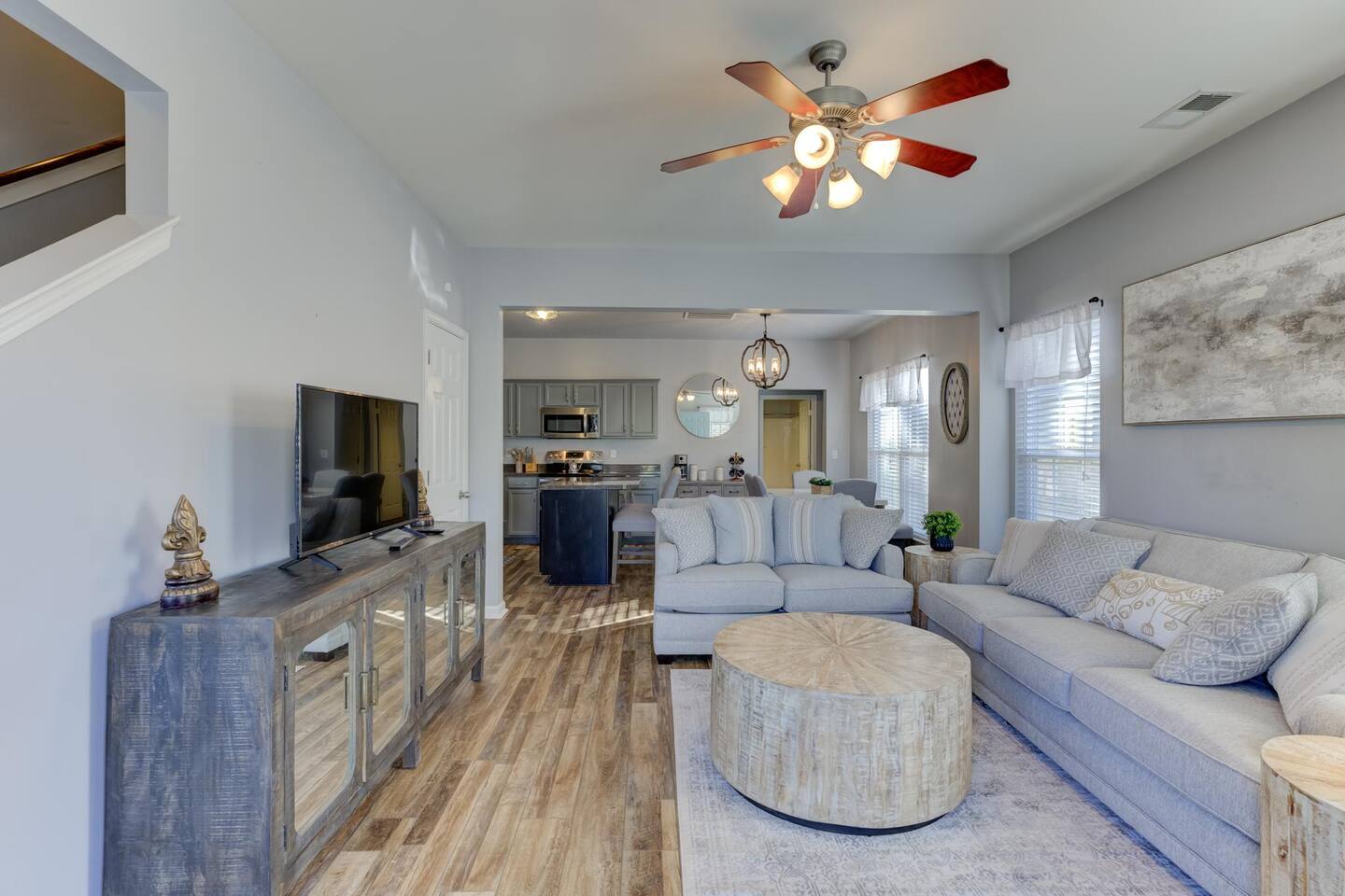 Pyramid View - 3 bedrooms, 3 full baths!