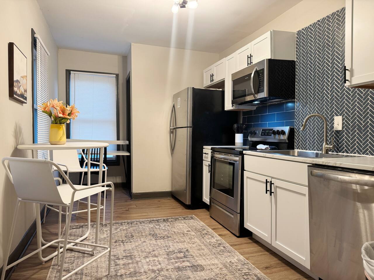 Suite Home Indiana #4 |QUEEN Cozy Studio Apartment photo 4