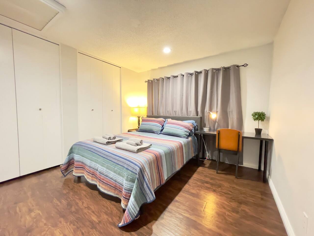 Private Rm #3 with Kitchenette, Walk to Stores