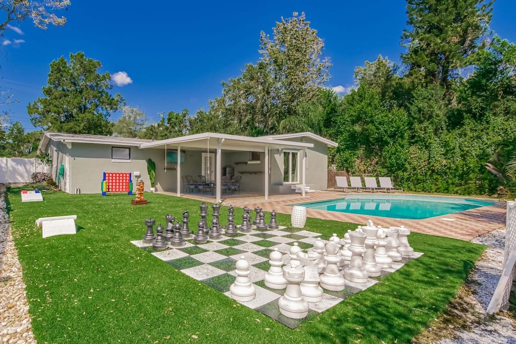 Tropical Retreat - Luxury Pool & Life Size Games