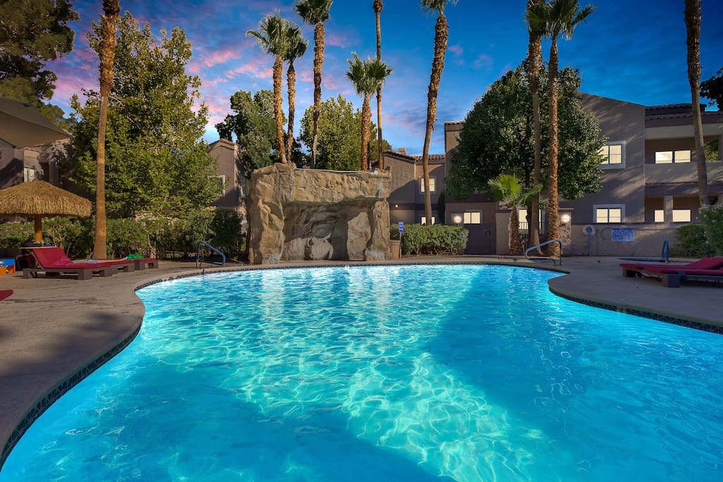 Fabulous 2 bedroom condo with attached garage!