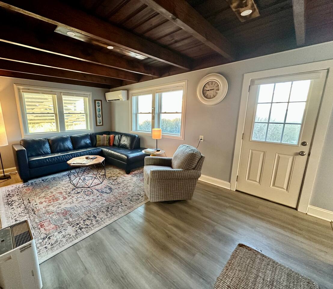 Pelican’s Northern Nest | Coastal Getaway w/ Pets