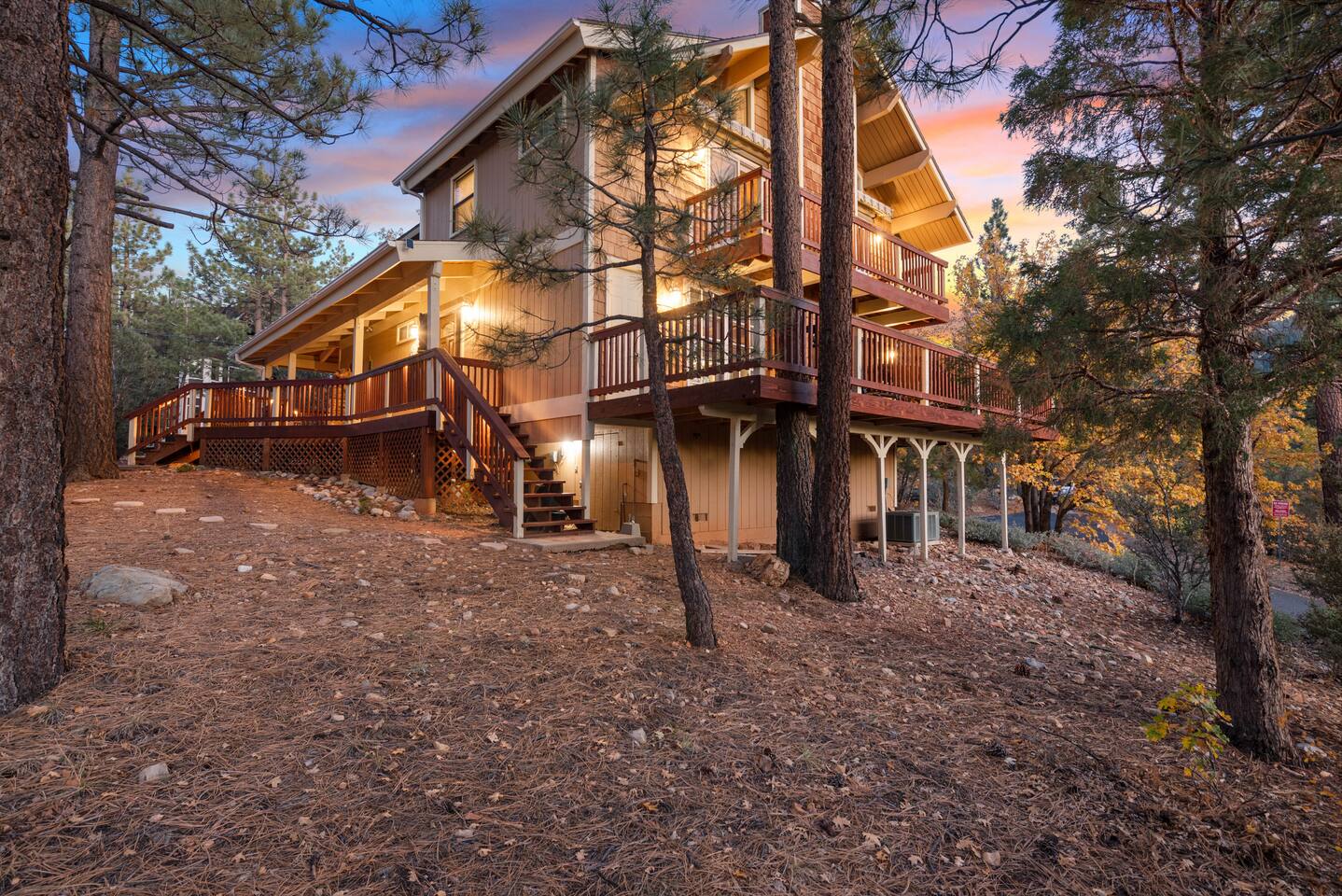 Hot Tub, Near Bear Mt, Lake Views, Dog Yard, AC