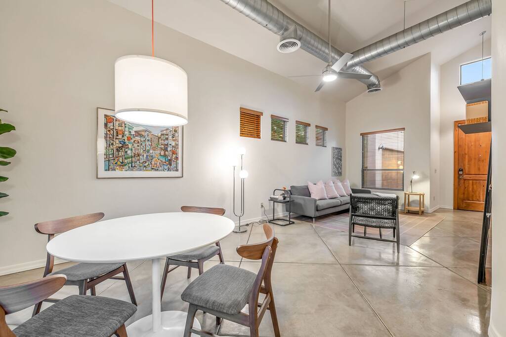 Stylish Retreat: Near UA & Historic 4th Ave Wow