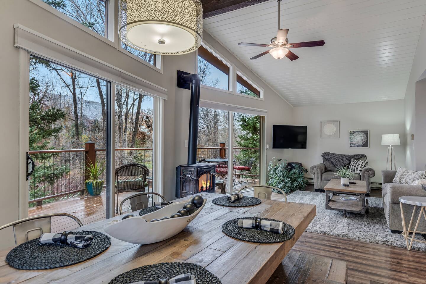 Pet-Friendly Private Retreat Near Town/Hot Springs