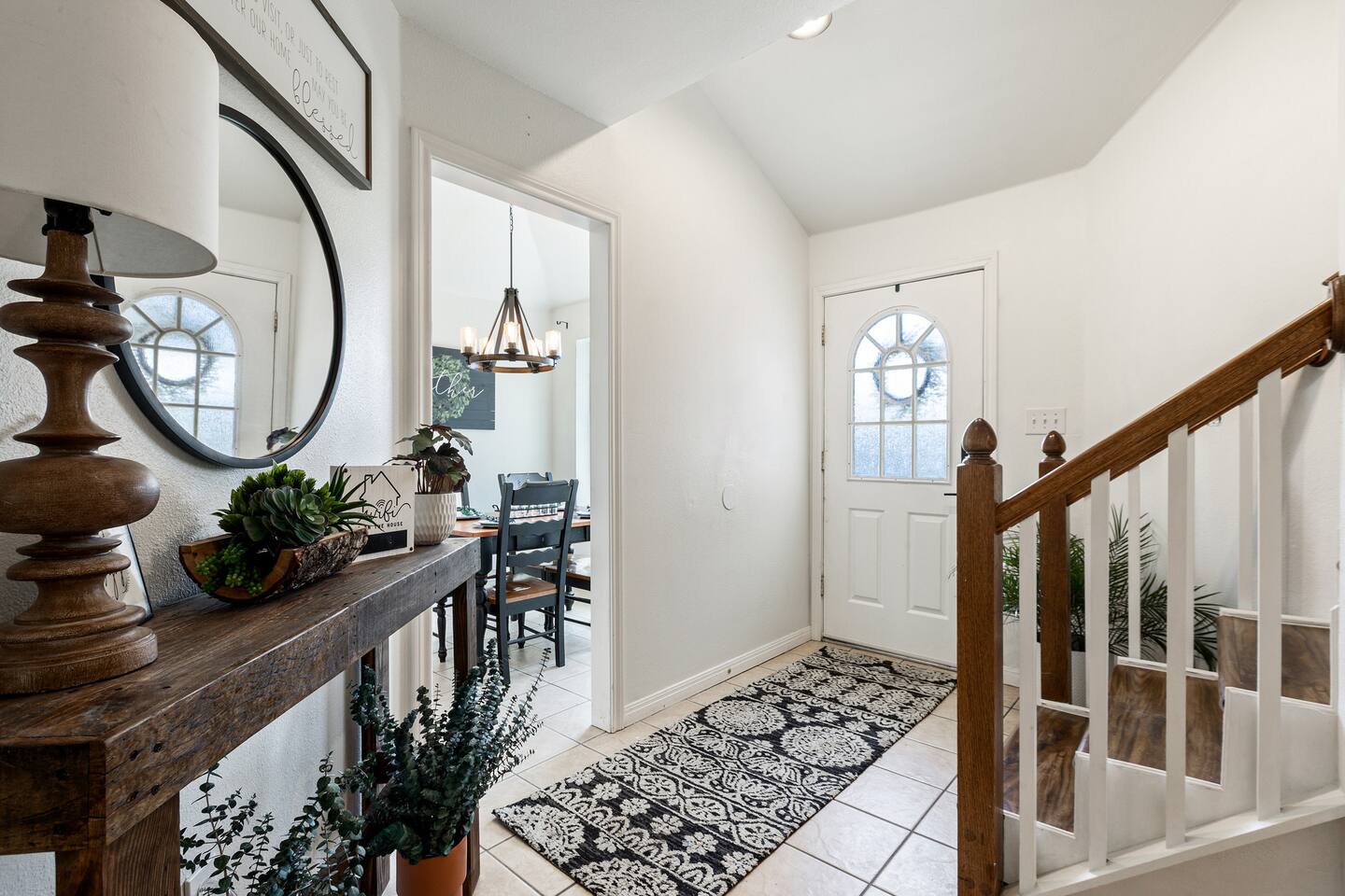 Stylish country retreat 18 minutes from The Silos