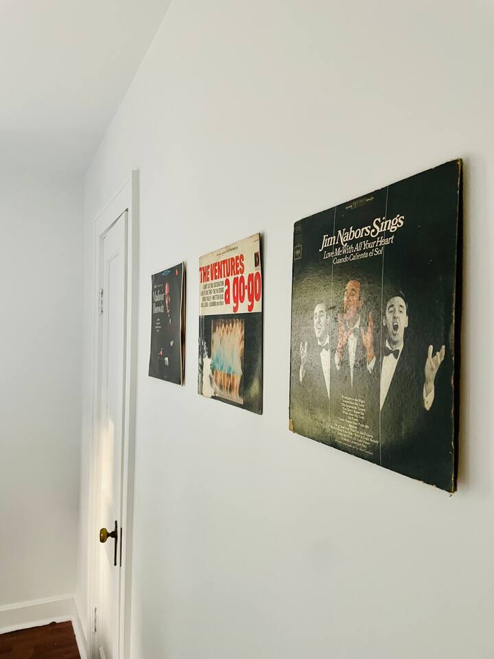 Suite Space A | KING 1BD/1BA Apt near UE