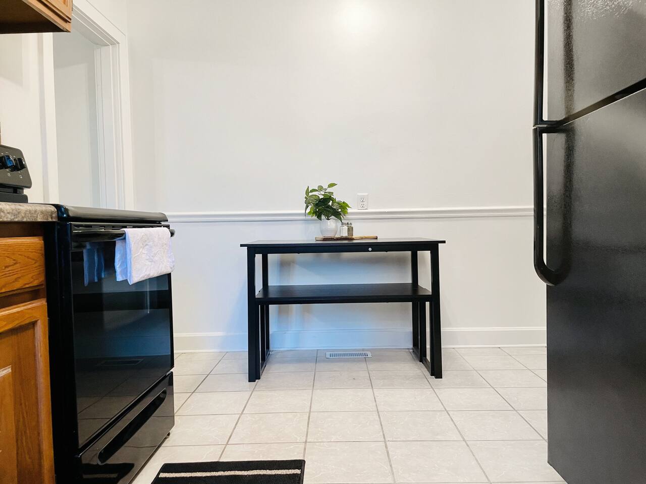 Suite Space A | KING 1BD/1BA Apt near UE