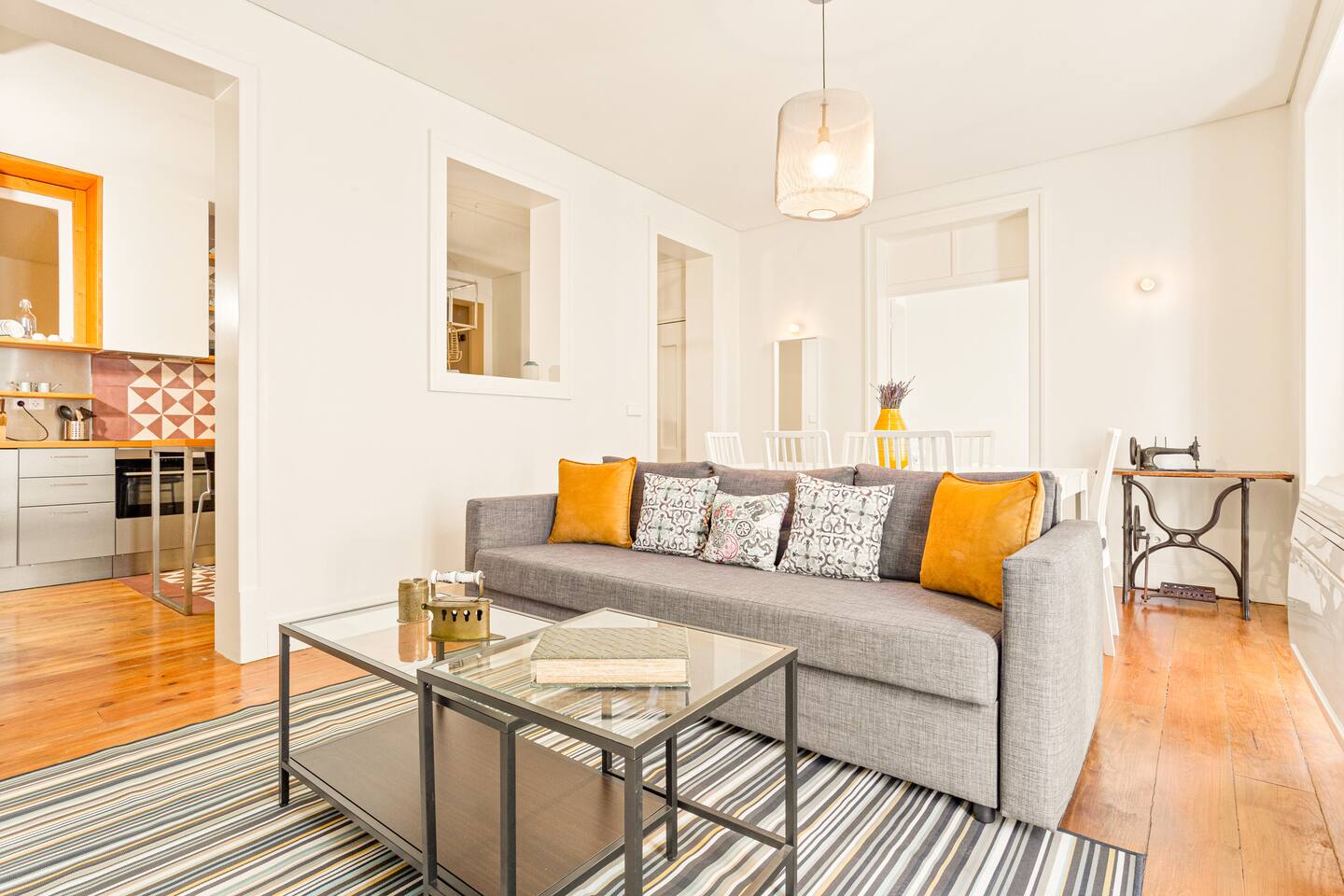 SUNNY Bica - Downtown Large Apartment
