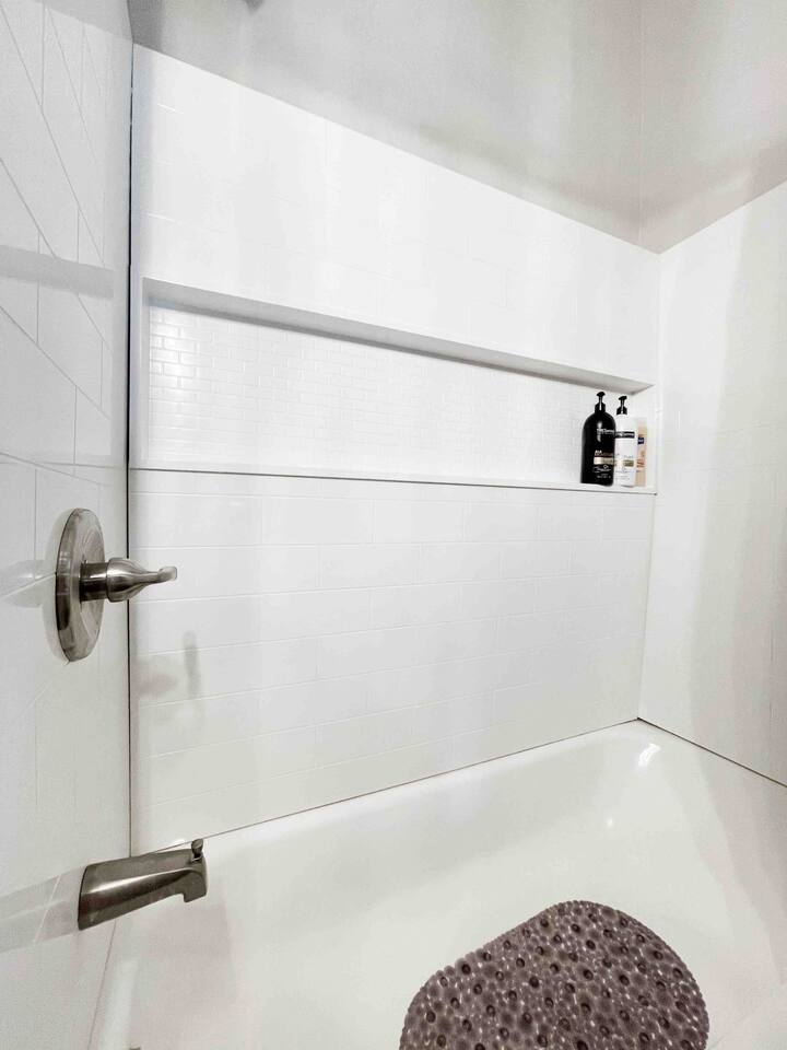 Suite Home Indiana #2 |KING 1BR/1BA Apartment