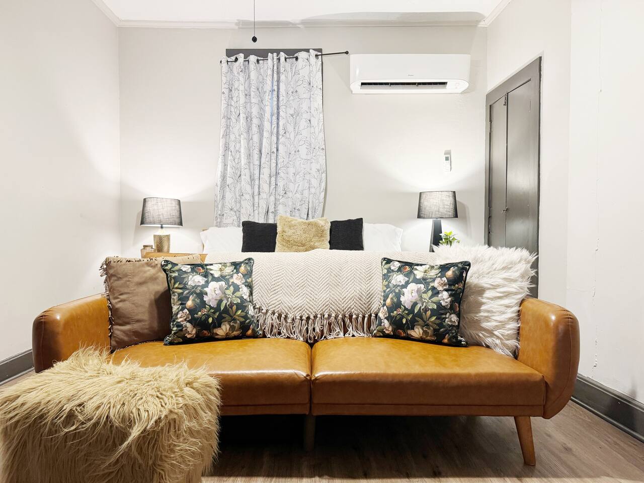 Suite Home Indiana #2 |KING 1BR/1BA Apartment