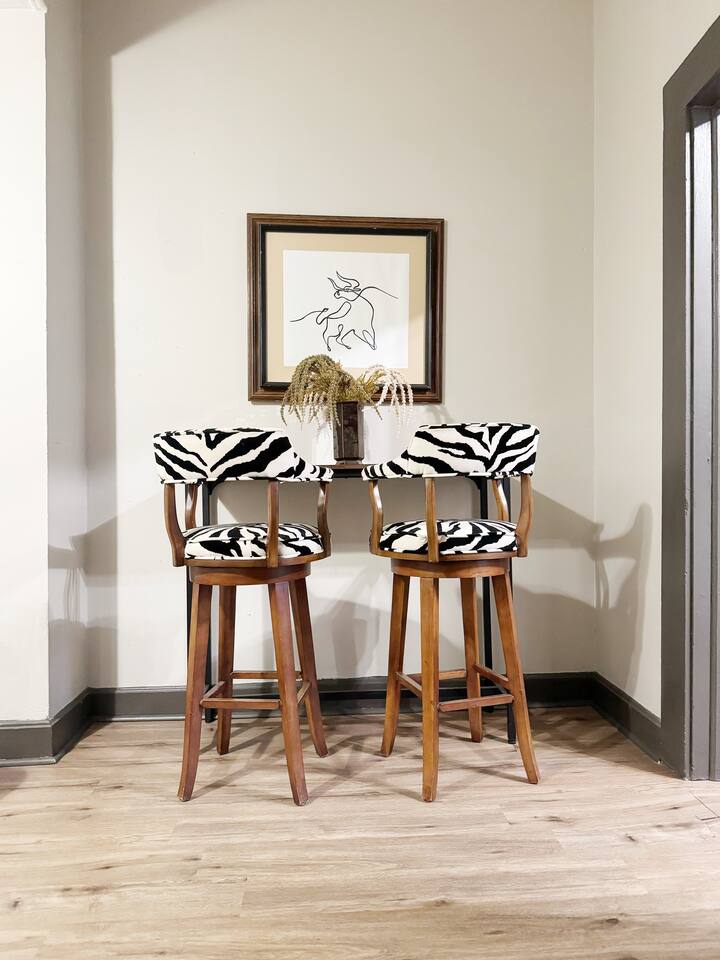 Suite Home Indiana #2 |KING 1BR/1BA Apartment photo 5