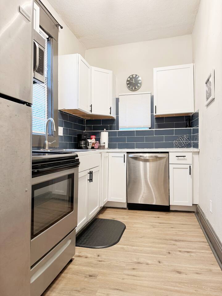 Suite Home Indiana #2 |KING 1BR/1BA Apartment