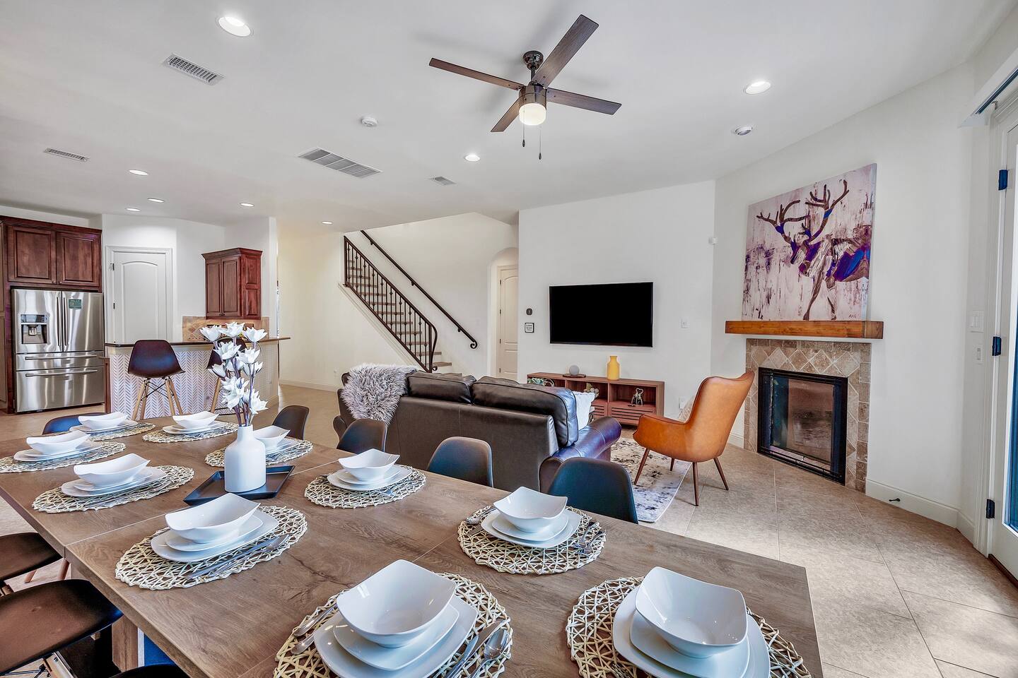 Gated villa w/ gorgeous views, pool & hot tub!