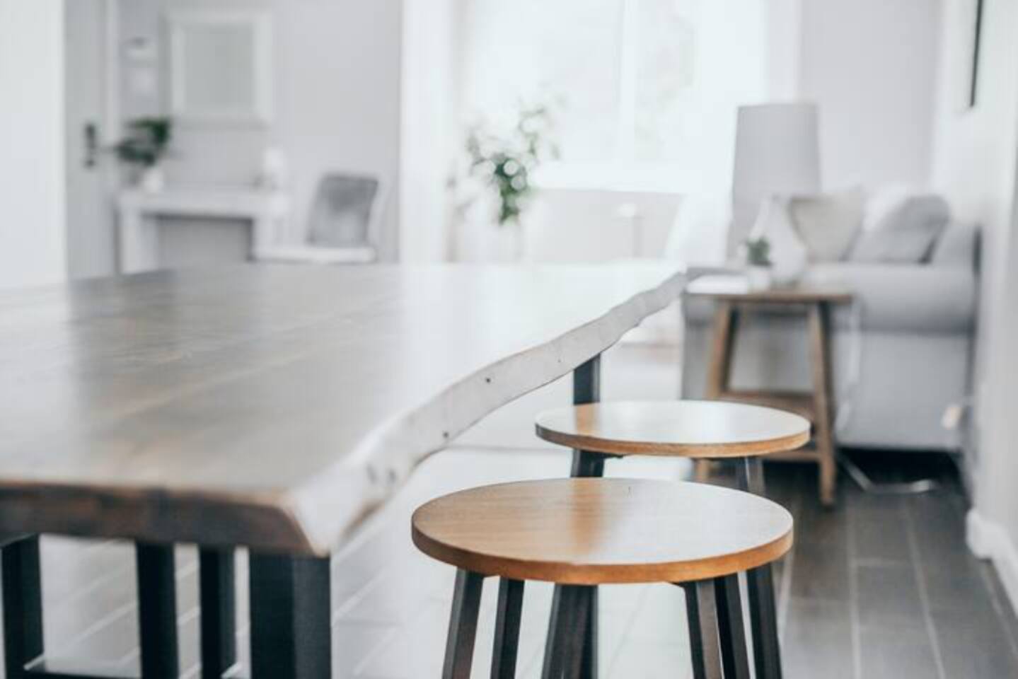 Private Garage+Laundry+Restaurant Row+93 Walkscore