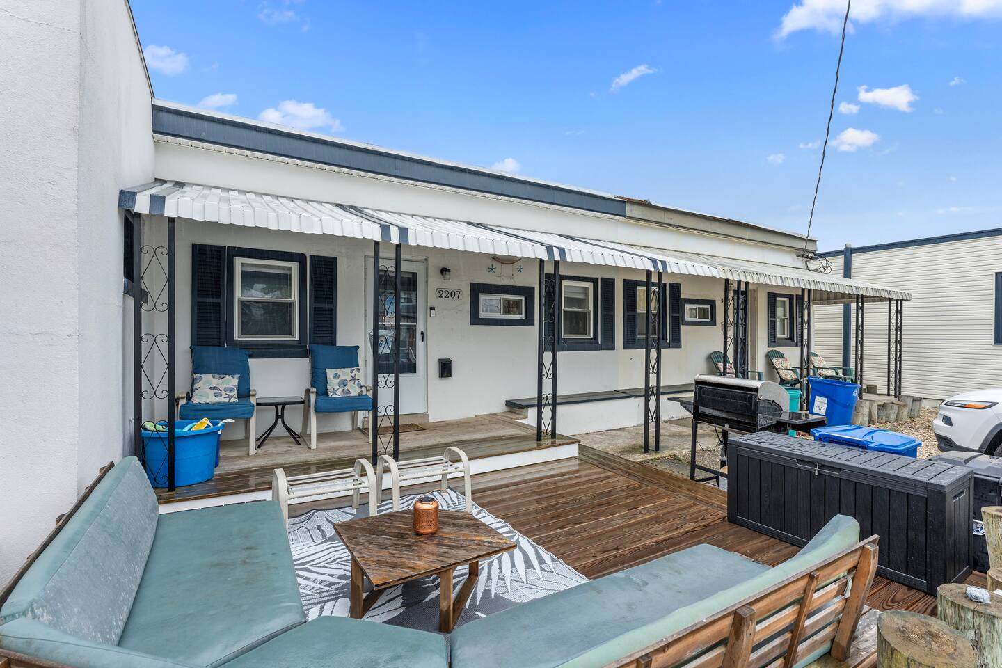 Pet Friendly/Private Porch/Tub + NFLX | 1BR | 1BA