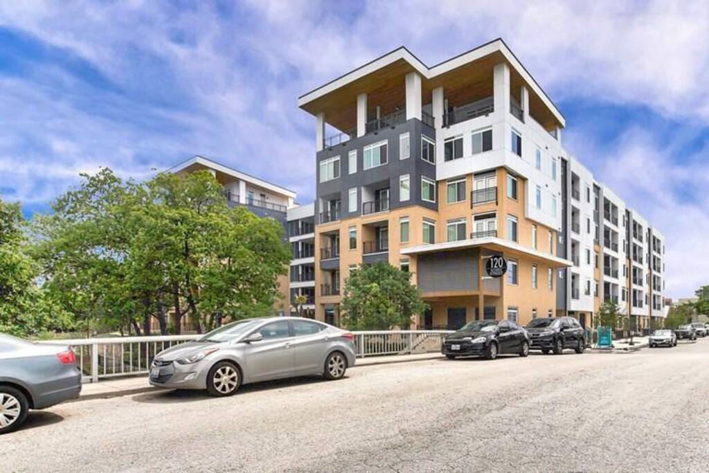 Fabulous DT APT|Patio Riverwalk Access|Great Pool
