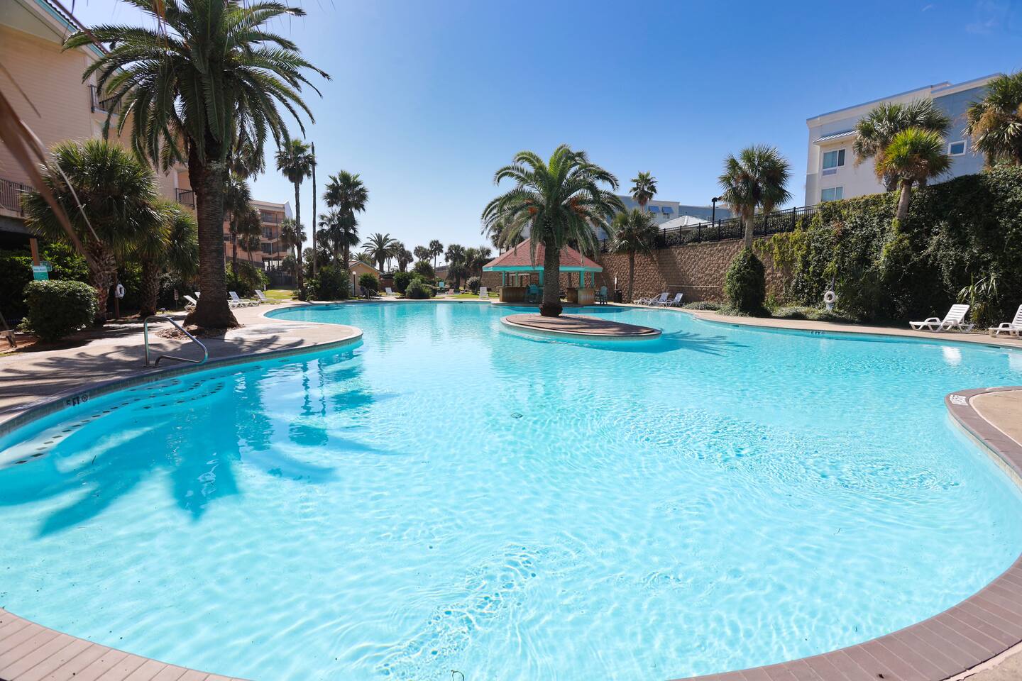 Breathtaking Top Floor Condo w/ View, Heated Pool