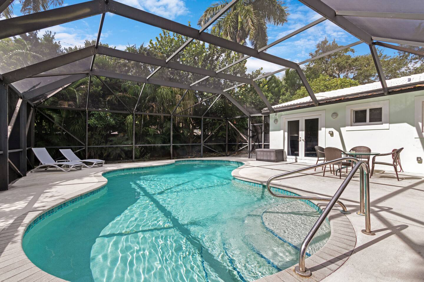 Heated Pool | Soundproof Home | Firepit | 630Mbps