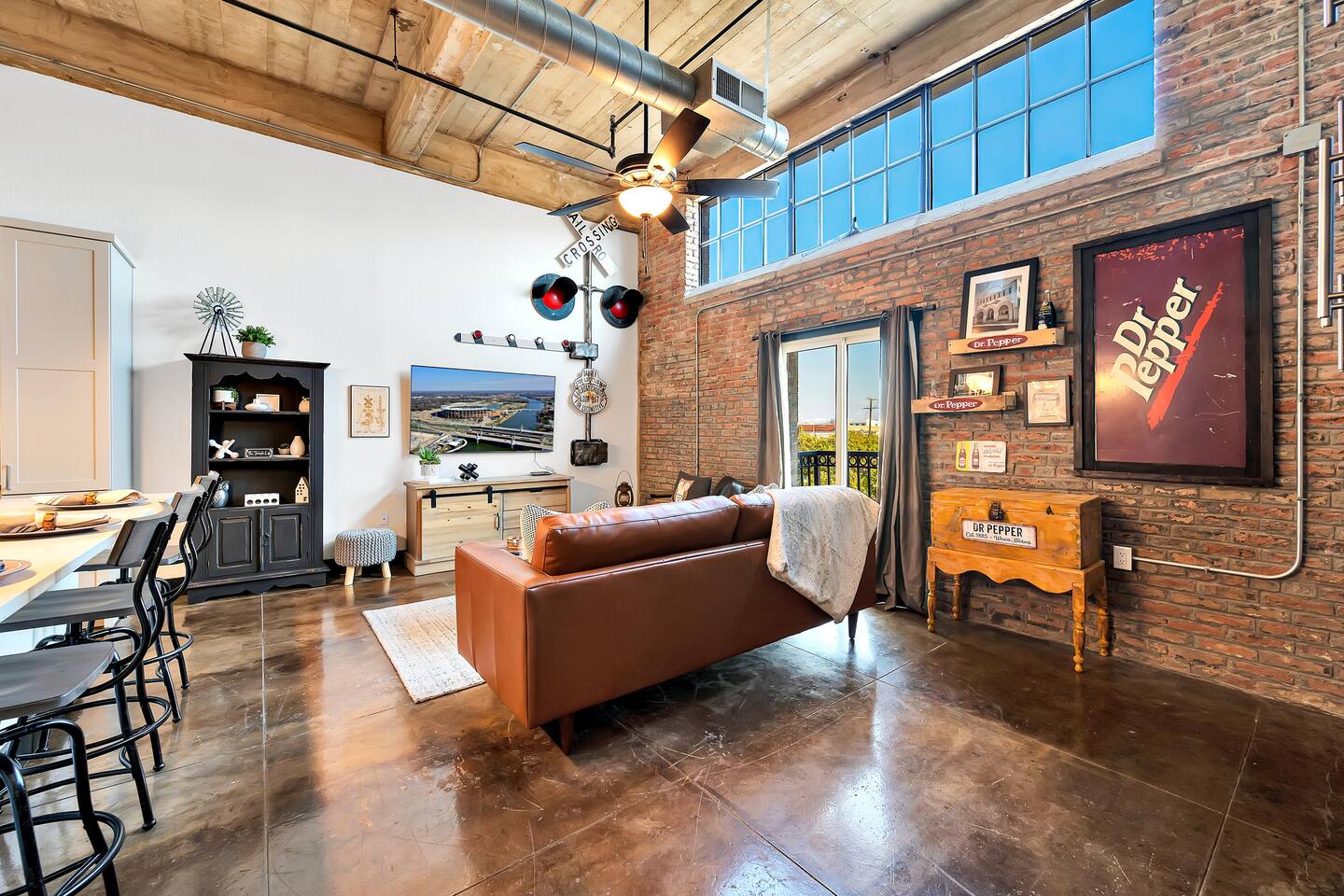 The Crossing at 202- Downtown Waco/ Steps to Silos