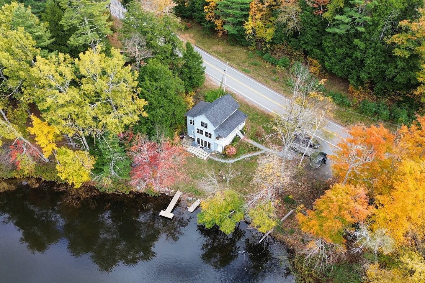 Lake Front-Maine Themed-Soaking Tub-Fire Pit-Kayak
