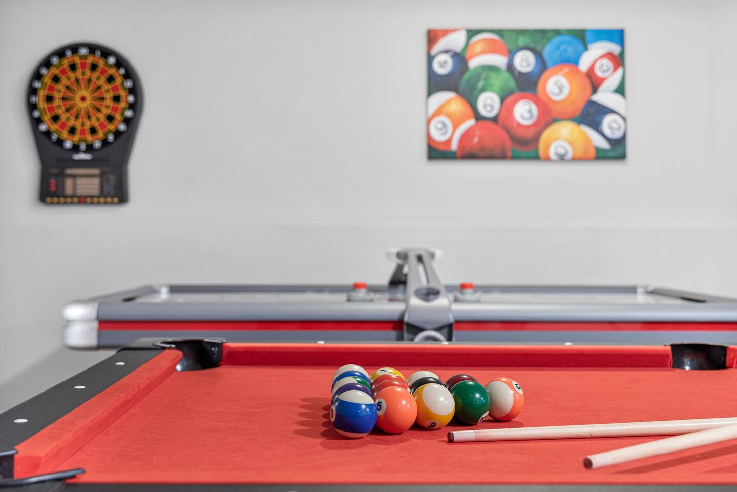 4 br/3ba, Great for Large Groups, Garage Parking