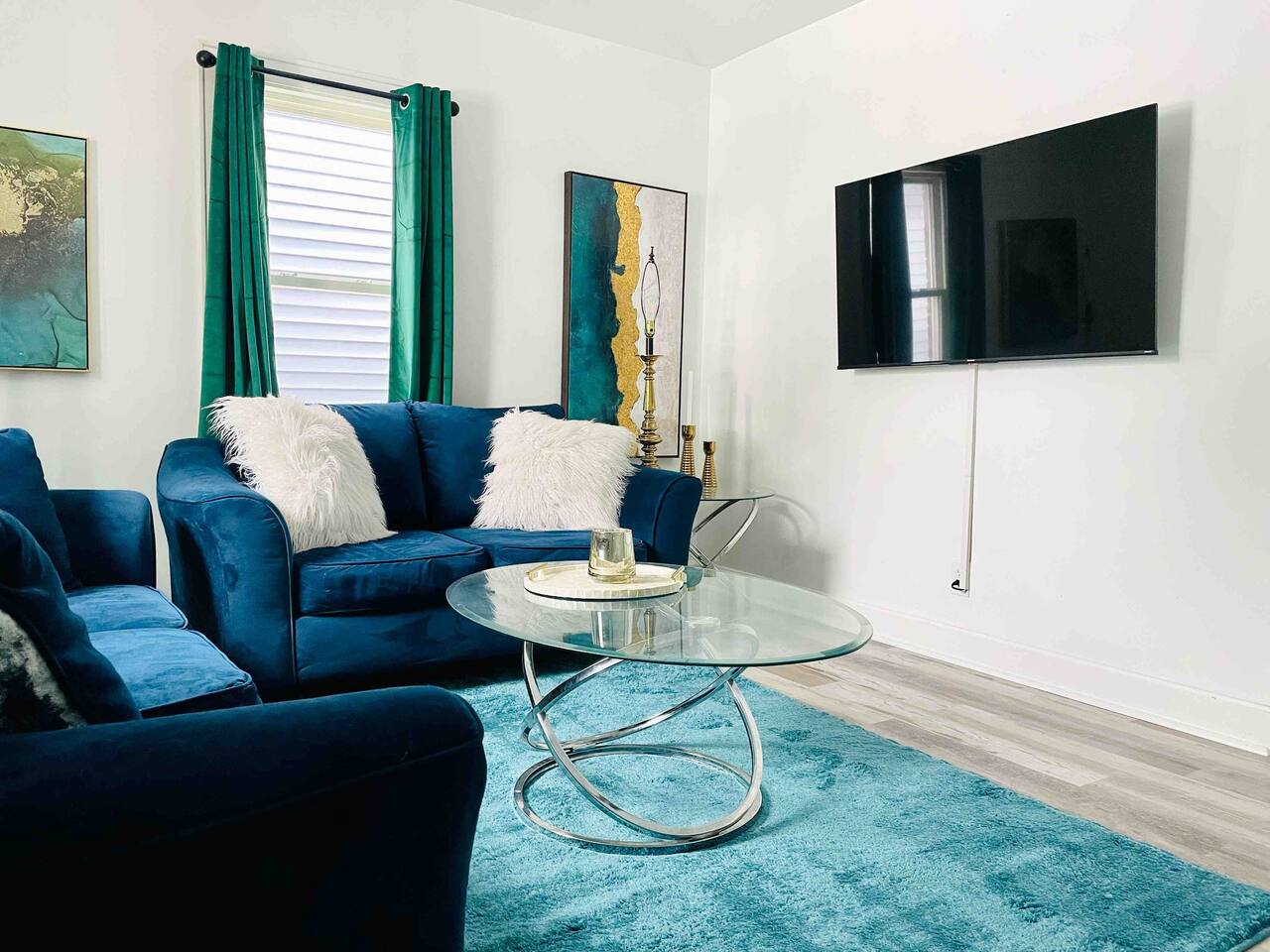 Suite Space B | KING 1BD/1BA Apt near UE